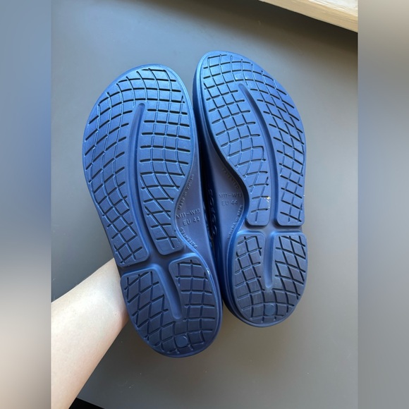 #1 OOFOS oohah recovery slide- men’s 11 - Picture 3 of 5